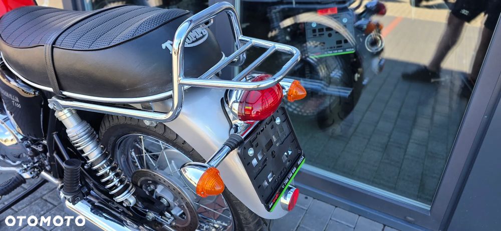 Triumph Bonneville - 41