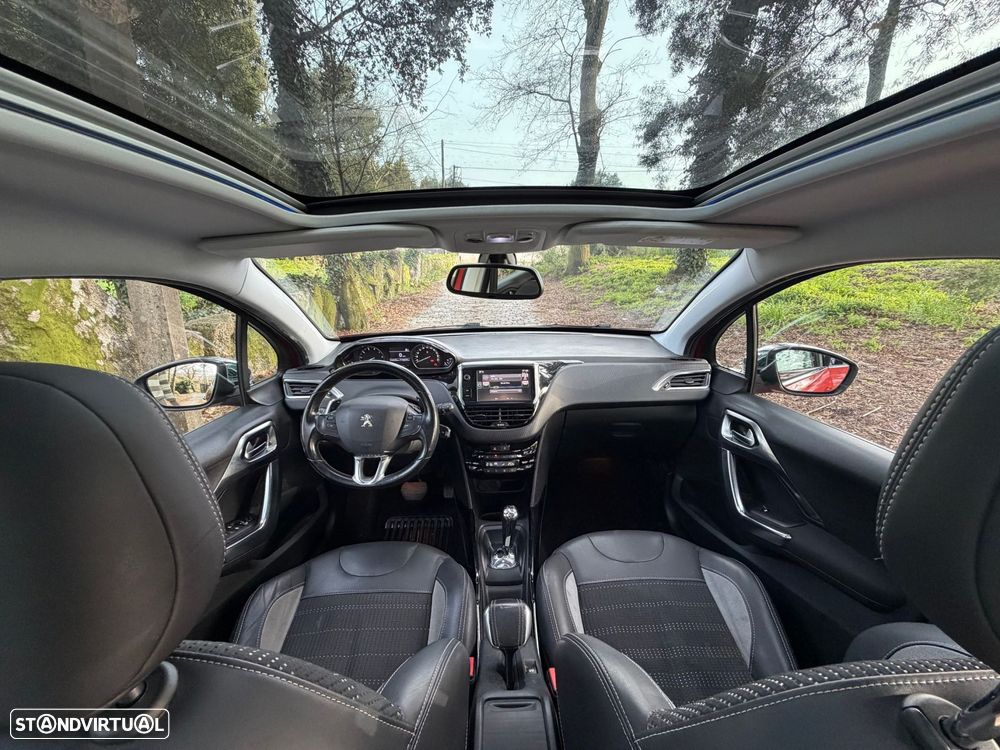 Peugeot 2008 1.2 PureTech Allure EAT6 - 24