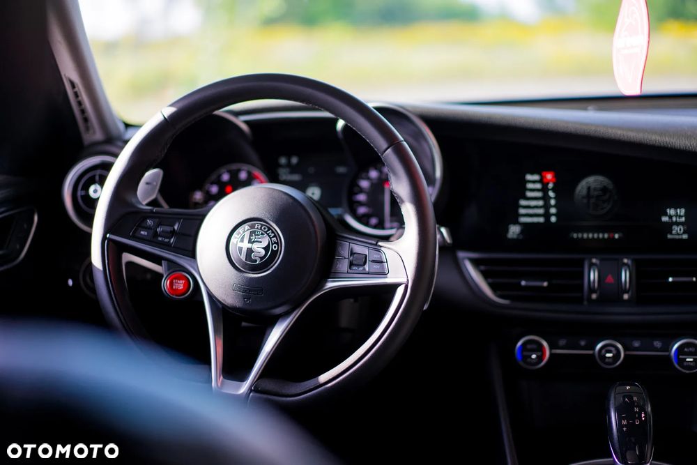 Alfa Romeo Giulia - 17
