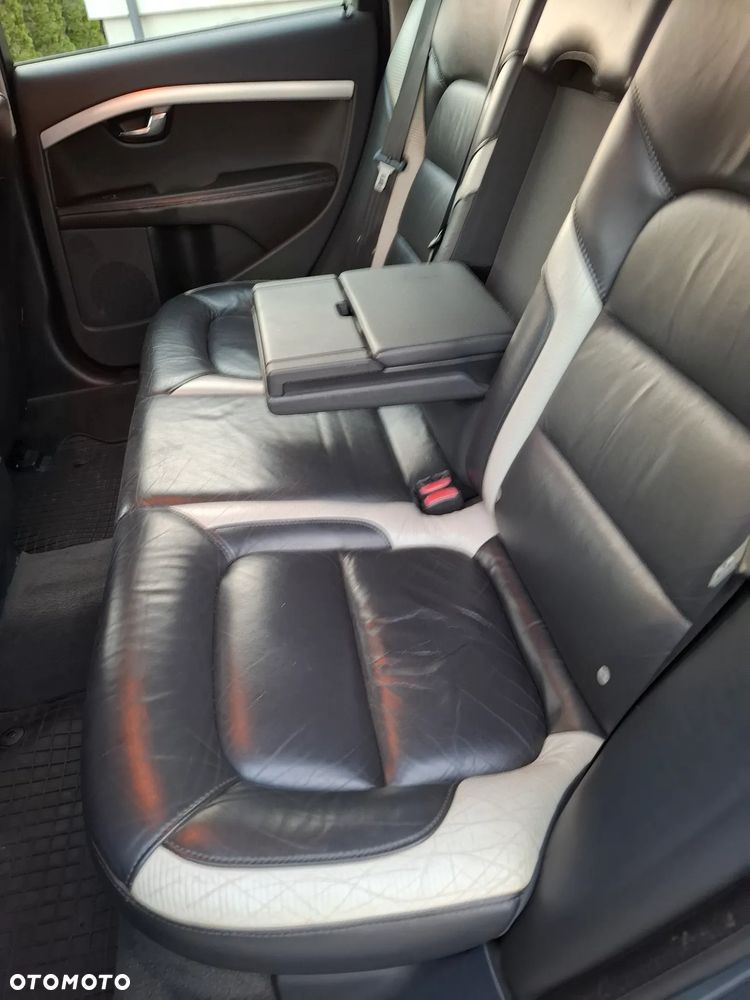 Volvo V70 D3 R-Design - 13