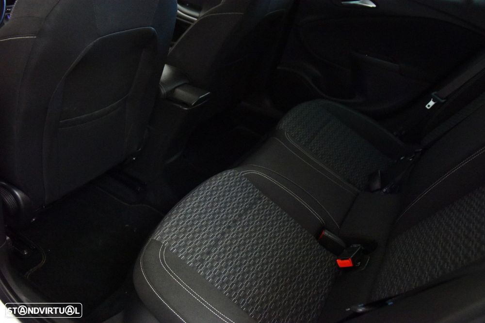 Opel Astra Sports Tourer - 20