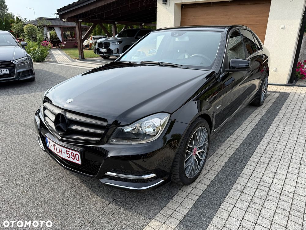 Mercedes-Benz Klasa C 180 CGI BlueEFFICIENCY Avantgarde - 2