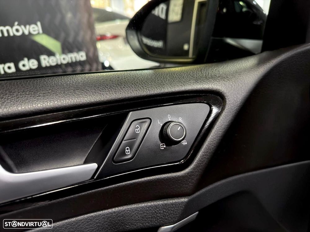 VW Golf 2.0 TDI GTD DSG - 38