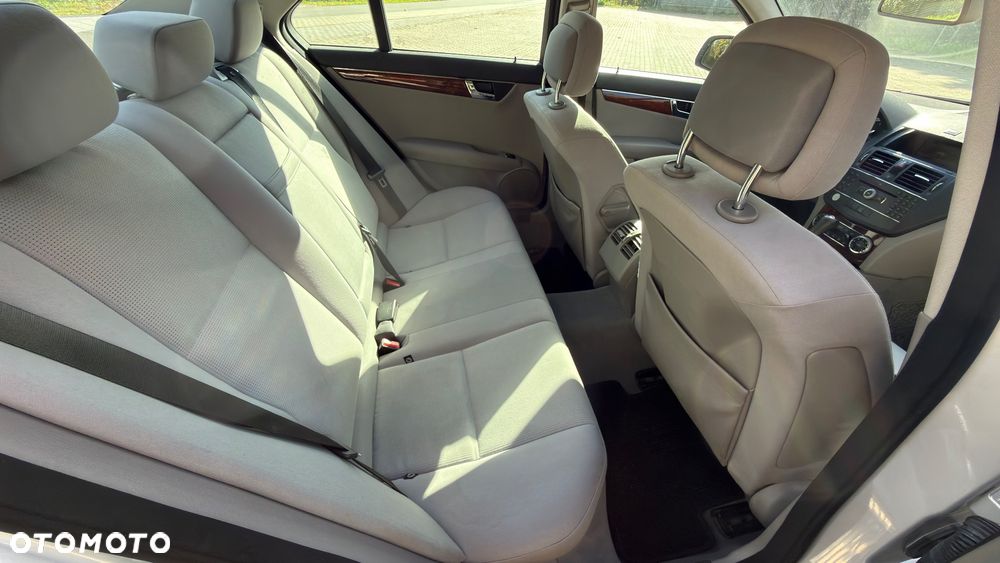 Mercedes-Benz Klasa C 230 7G-TRONIC Elegance - 12