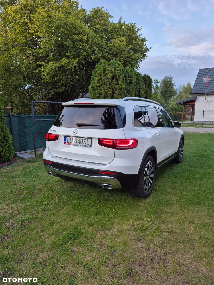 Mercedes-Benz GLB 250 8G-DCT - 27