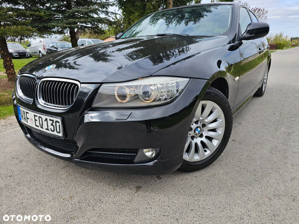 BMW Seria 3 320d DPF Edition Sport - 21