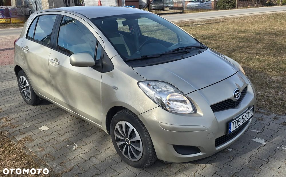 Daihatsu Charade - 2