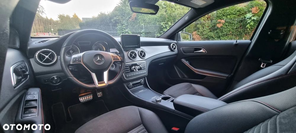 Mercedes-Benz GLA 250 4Matic 7G-DCT AMG Line - 33