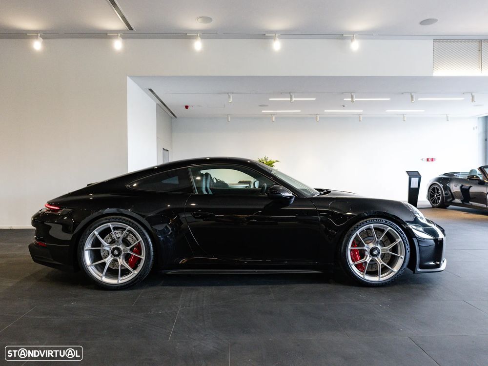 Porsche 911 (992) - 4