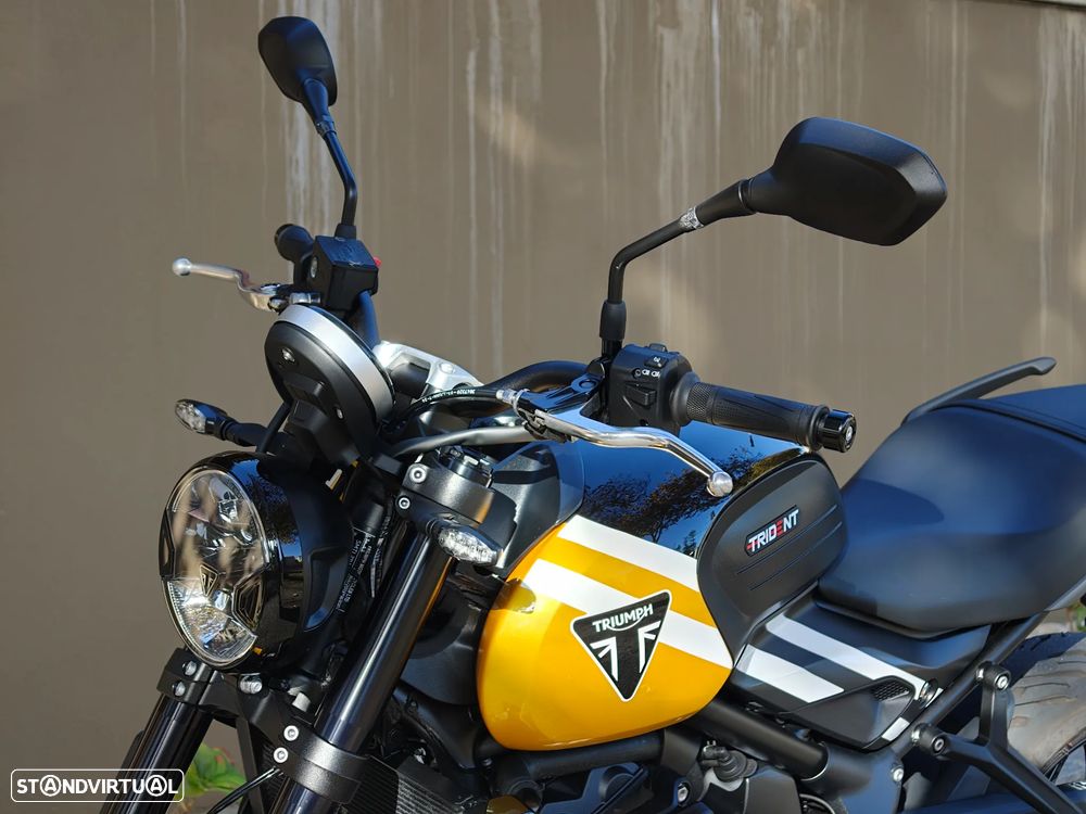 Triumph Trident 660 Cosmic Yellow - 9