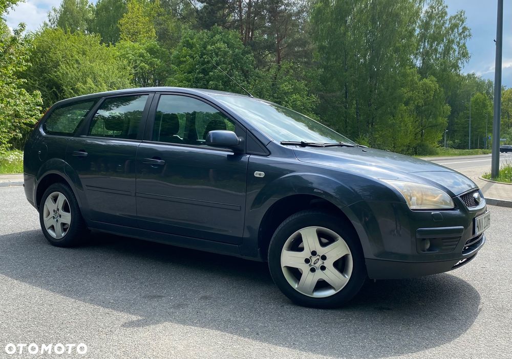 Ford Focus 1.6 Ambiente - 1
