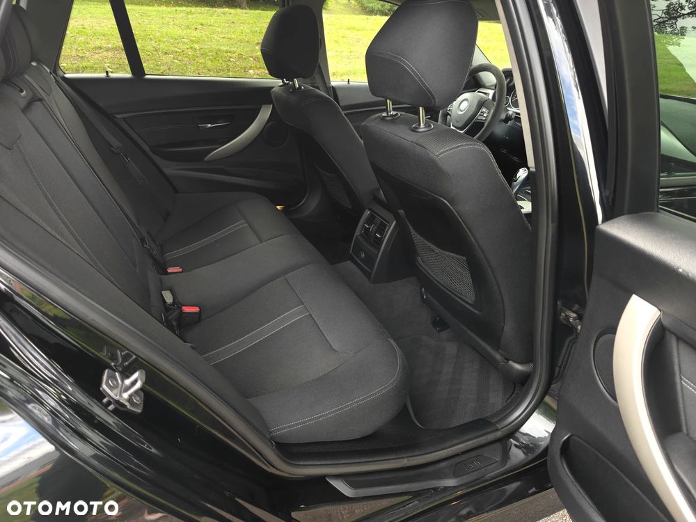 BMW Seria 3 318d Edition M Sport Shadow - 27