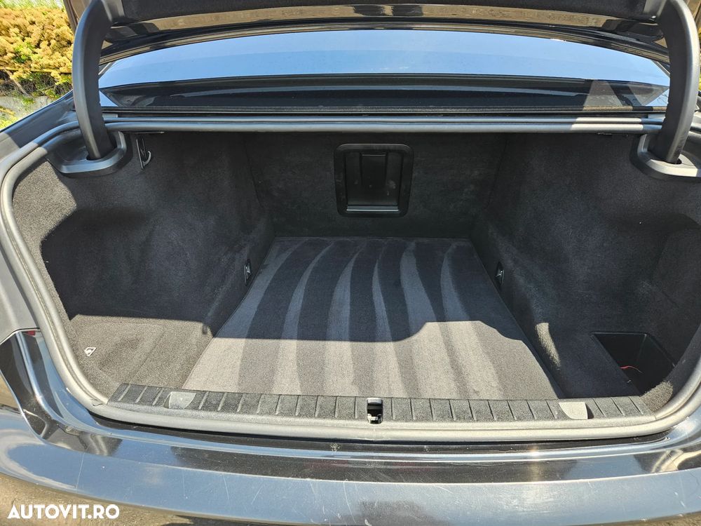 BMW Seria 7 740Li xDrive - 39