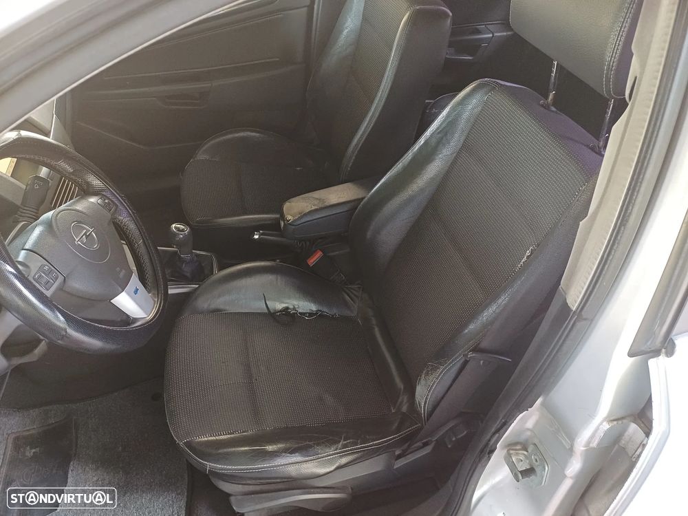 Opel Astra 2.0 T Cosmo - 19