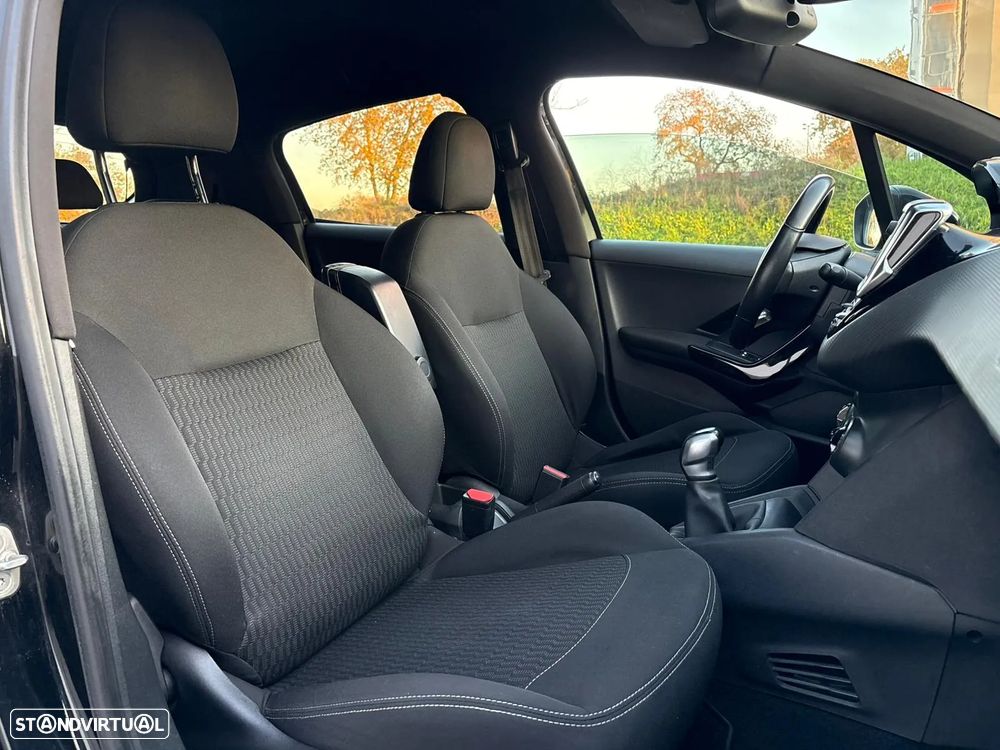Peugeot 208 1.6 BlueHDi Style - 6