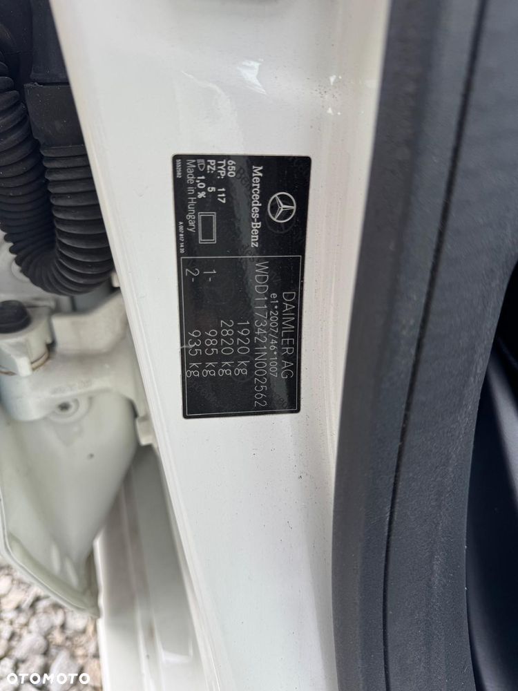 Mercedes-Benz CLA 180 AMG Line - 17