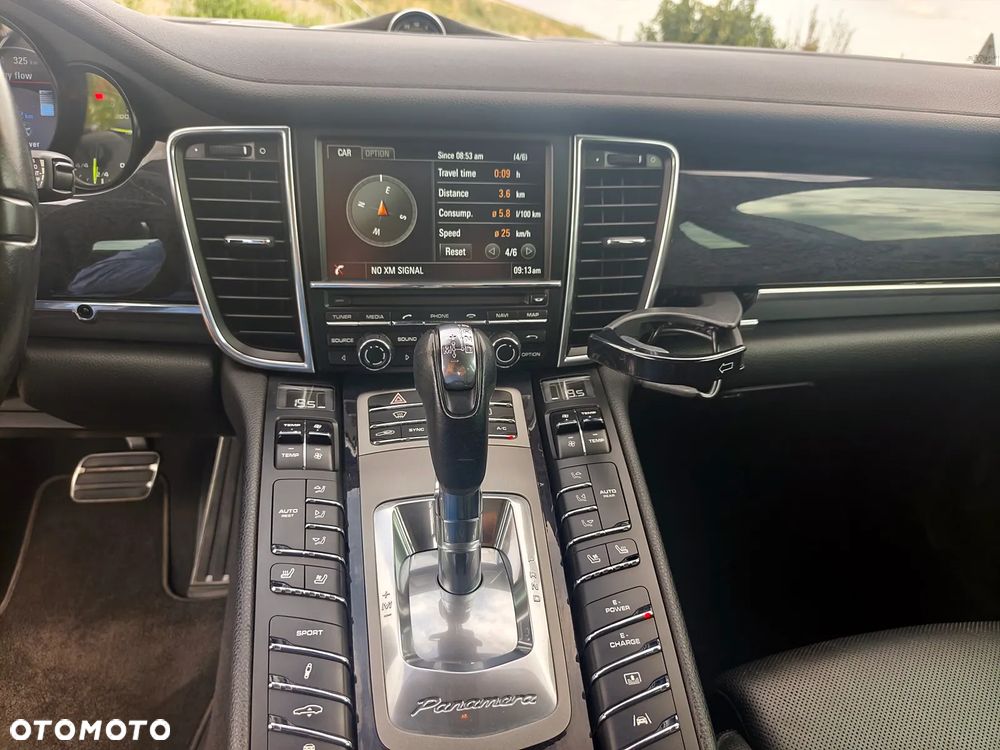 Porsche Panamera - 34