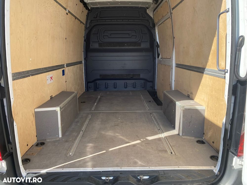 Mercedes-Benz SPRINTER - 12