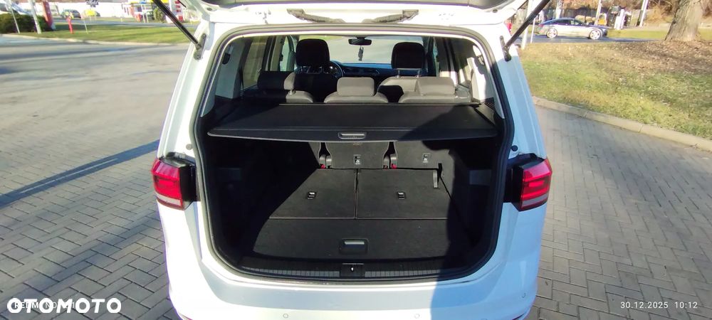 Volkswagen Touran 2.0 TDI SCR DSG Highline - 12