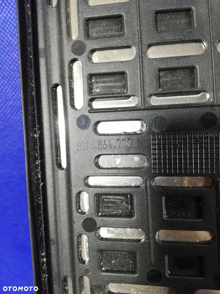 Audi A4 B9 20/25 podstopnica nakładka 8W1.864.777 - 3