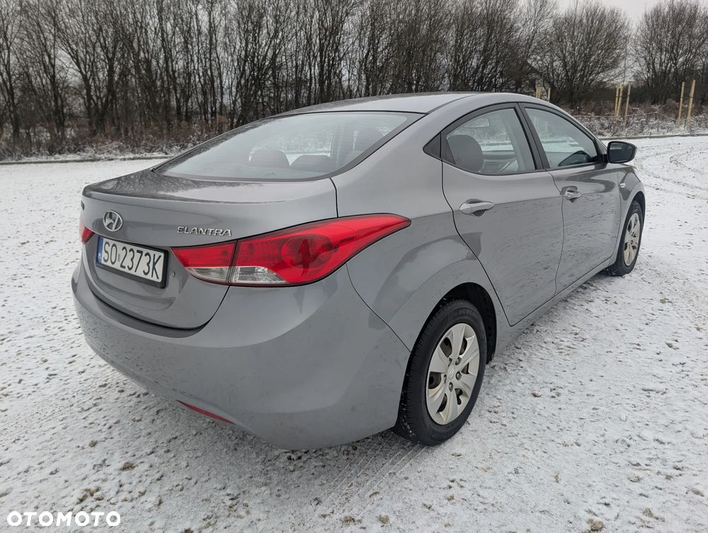 Hyundai Elantra 1.6 Comfort - 5