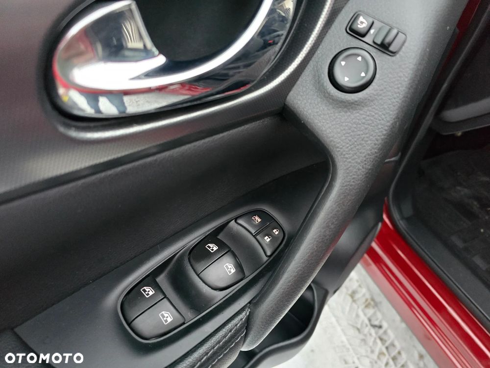 Nissan Qashqai 1.3 DIG-T N-CONNECTA - 7