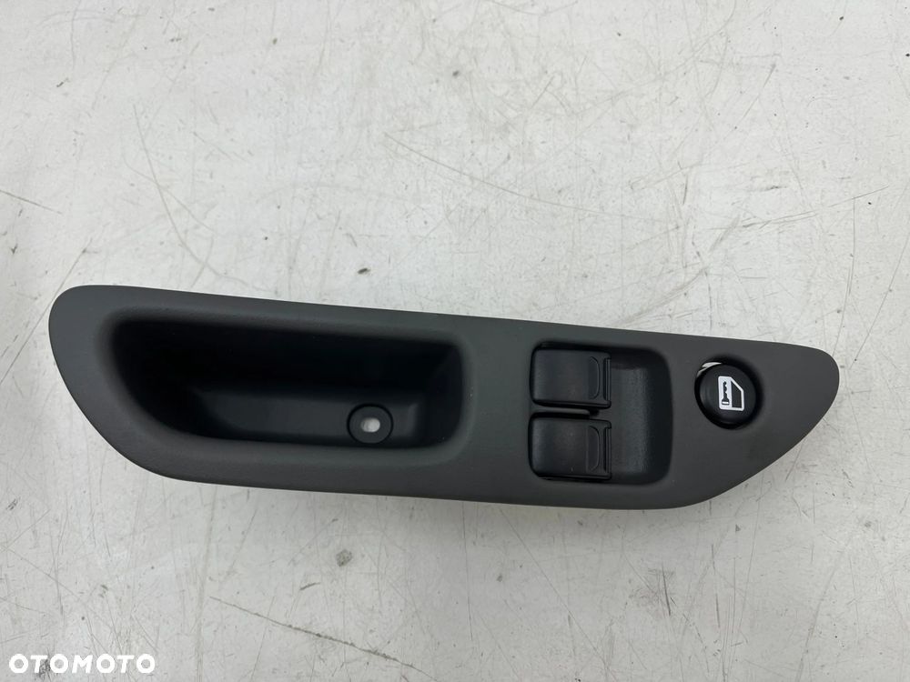 Przełącznik Suzuki Wagon R+ 2 II 98-03r. panel podnoszenia szyb lewy przód EU 37990-83e30-t01 - 2