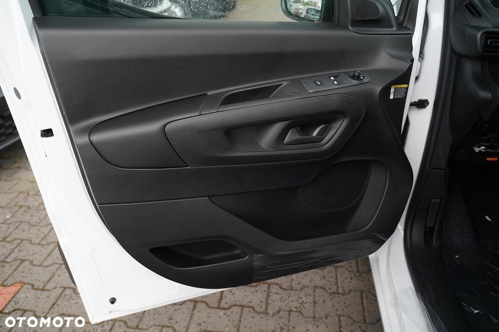 Opel Combo Cargo 1.5 BlueHDi L2 EAT8 - 10