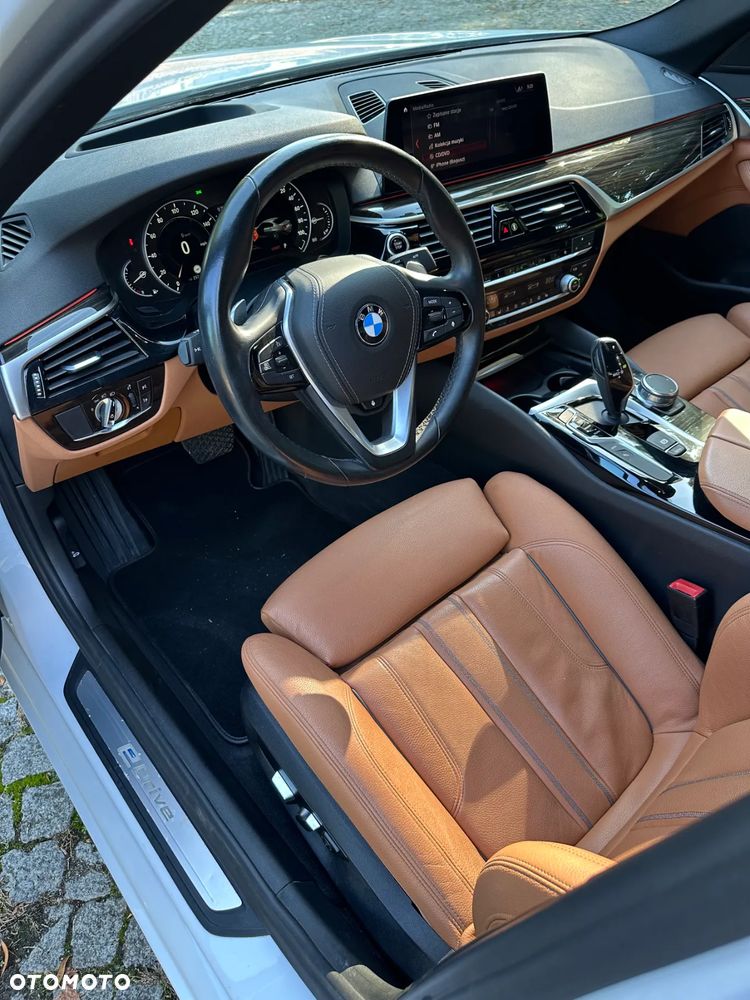 BMW Seria 5 530i xDrive Sport Line - 14
