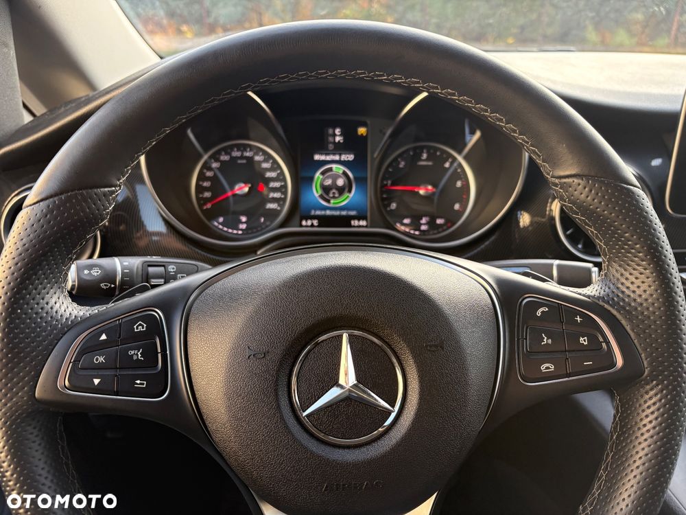 Mercedes-Benz Klasa V 300 d extralang 4Matic 9G-TRONIC Edition Edition 2023 - 32