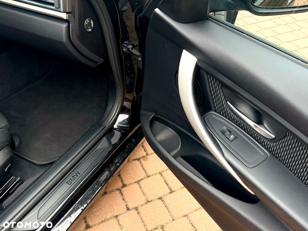 BMW Seria 3 320d - 28