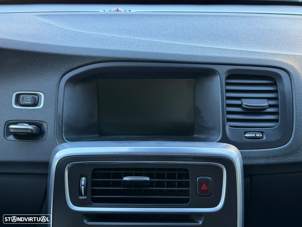 Volvo V60 D2 Momentum - 10