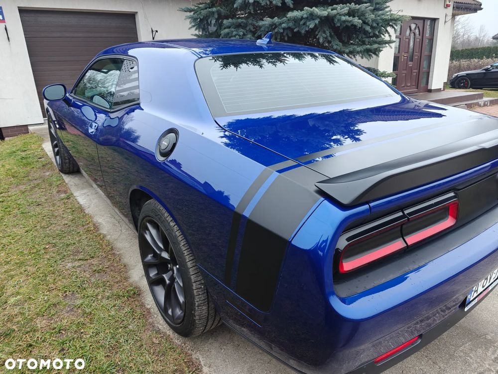 Dodge Challenger - 9