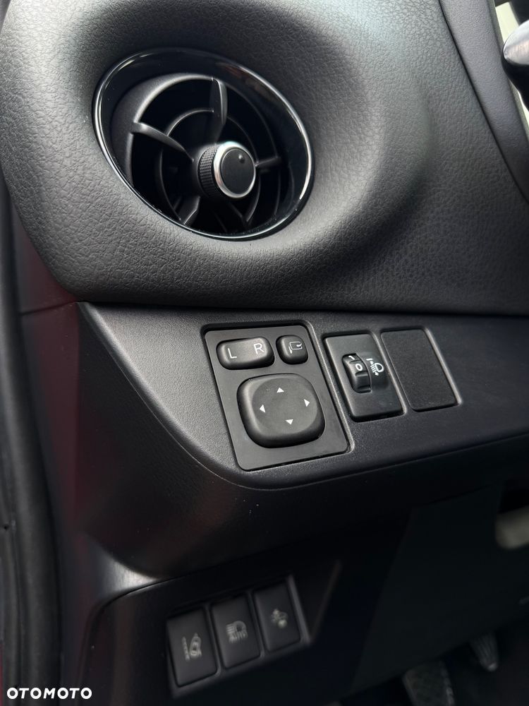 Toyota Yaris 1.5 Dynamic - 28