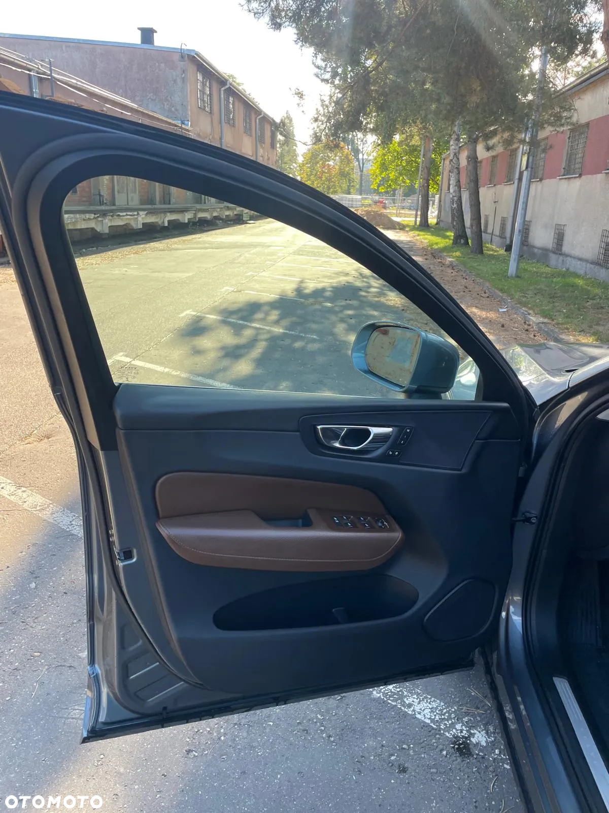 Volvo XC 60 T6 AWD Momentum - 32