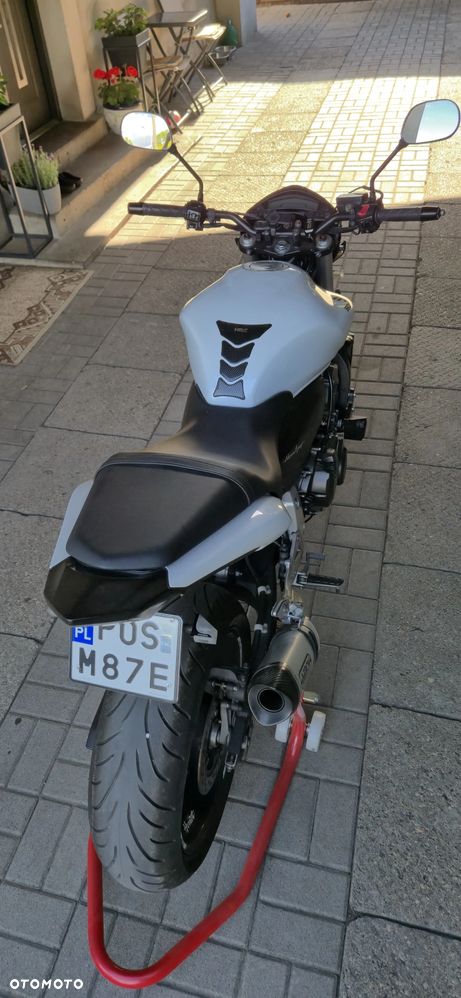 Honda CB - 8