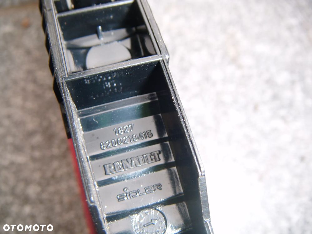 renault modus 06r światło stop w klapę tył 8200219415 - 2