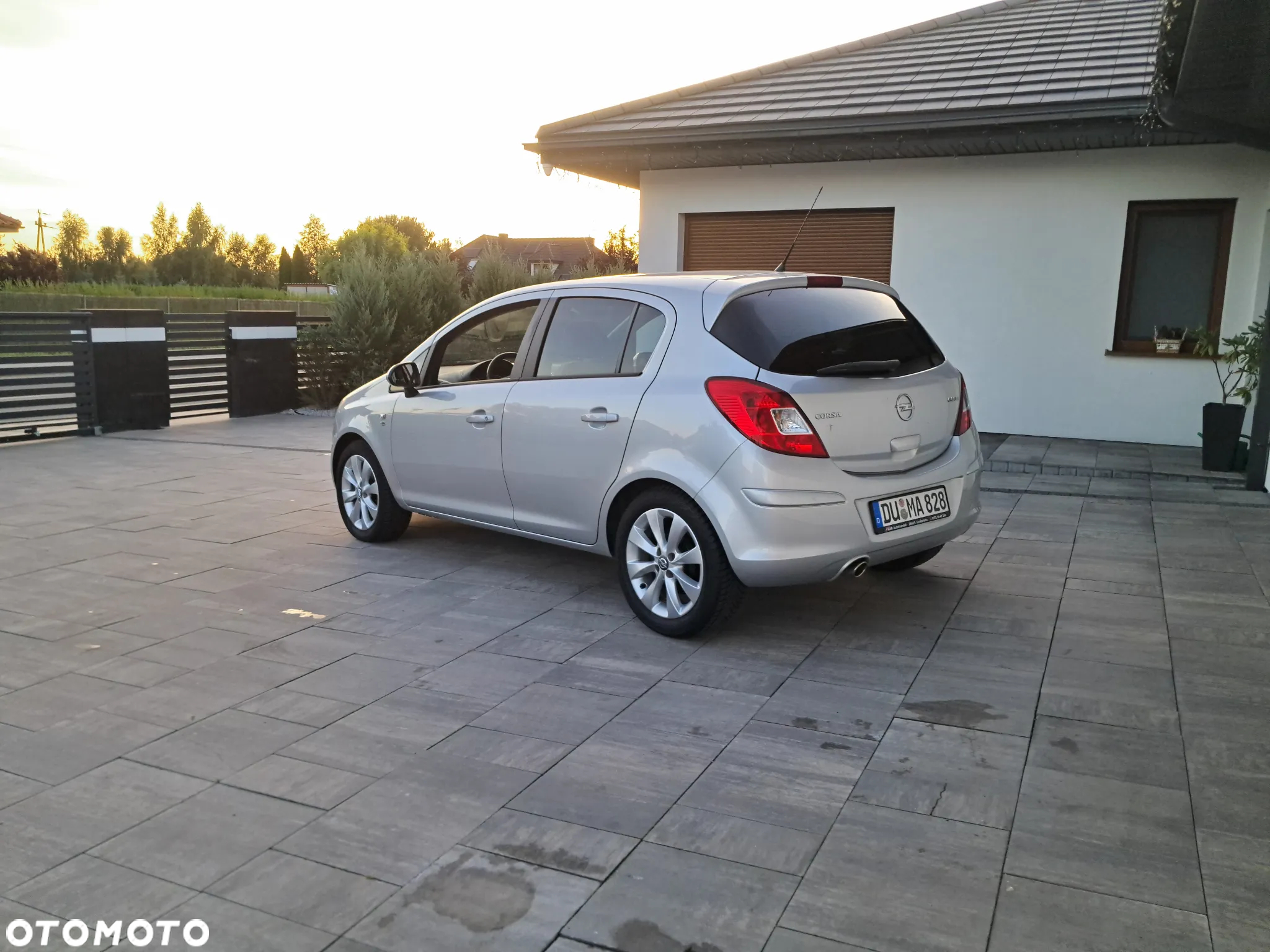Opel Corsa 1.2 16V Edition 150 - 8