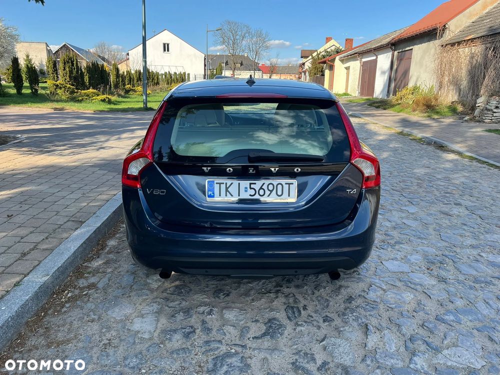 Volvo V60 T4 Summum - 14