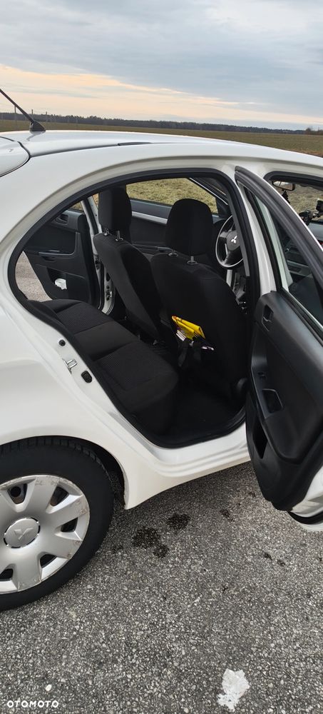 Mitsubishi Lancer 1.5 - 13