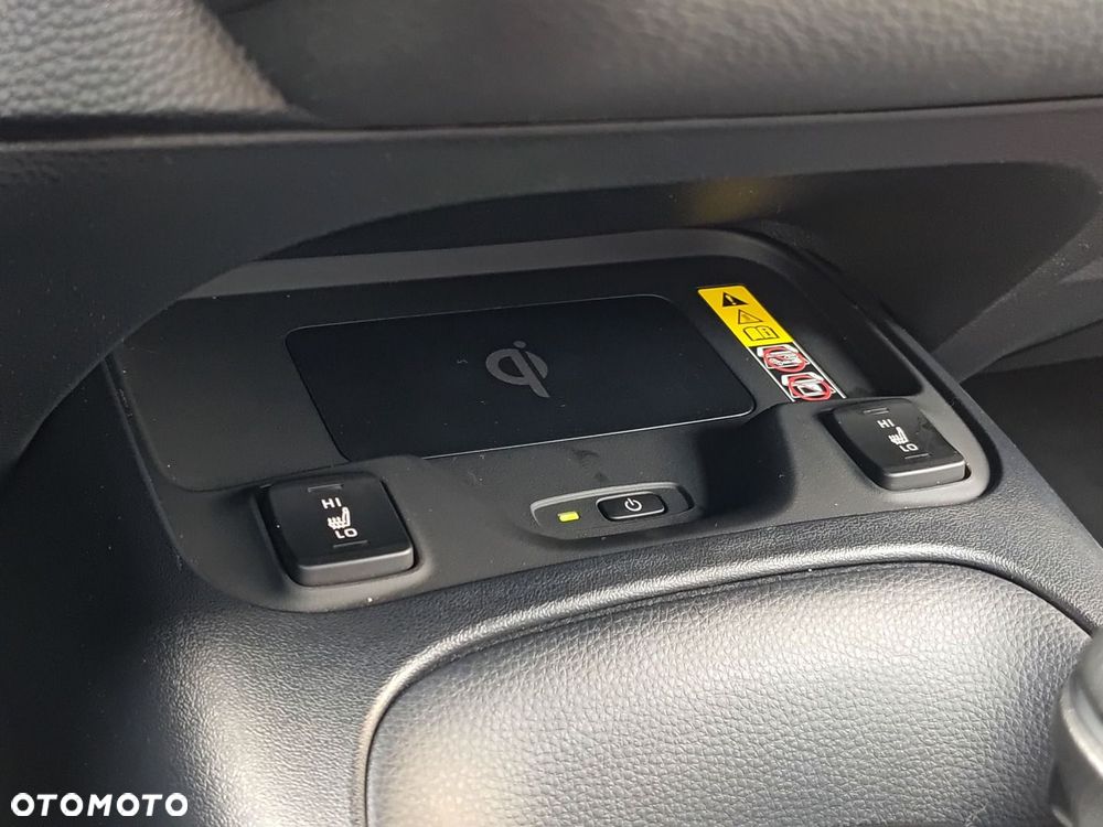 Toyota Corolla 1.8 Hybrid Comfort - 22