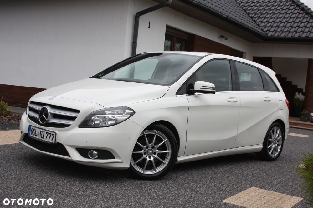 Mercedes-Benz Klasa B 180 Edition - 32