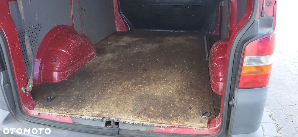 Volkswagen T5 - 20