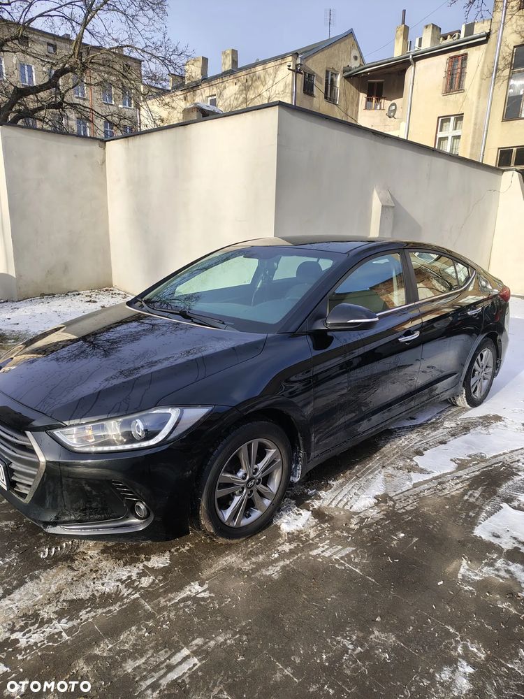 Hyundai Elantra 1.6 Comfort - 24