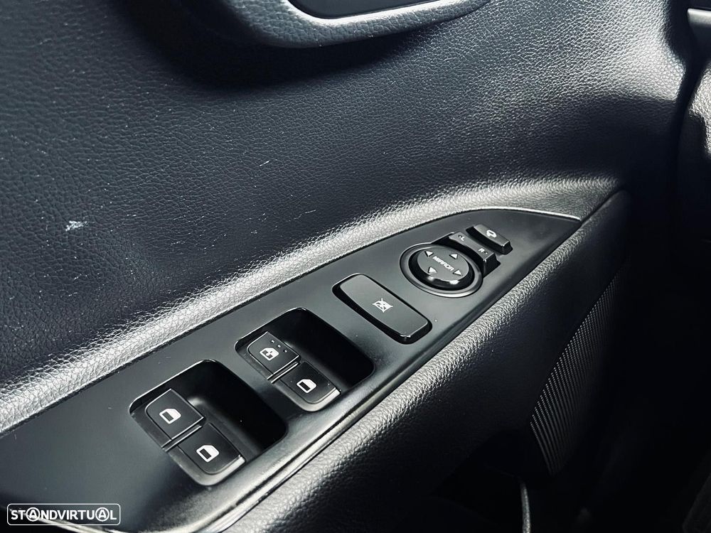 Kia Stonic 1.6 CRDi TX - 36