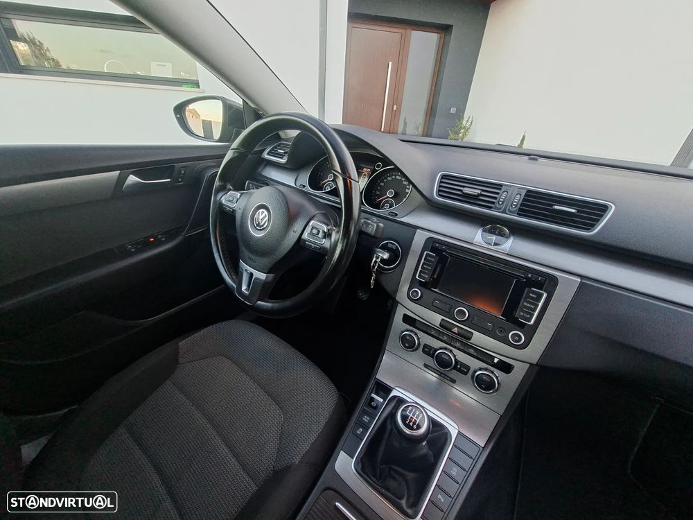 VW Passat 2.0 TDI BlueMotion Exclusive - 15