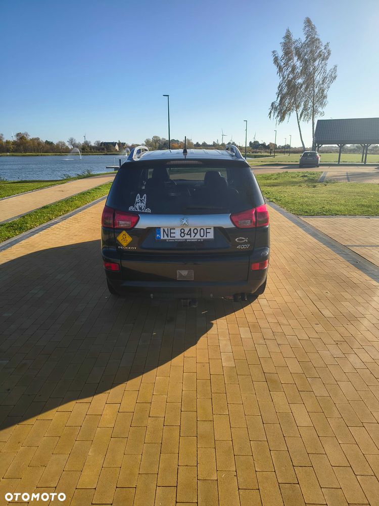 Peugeot 4007 - 8