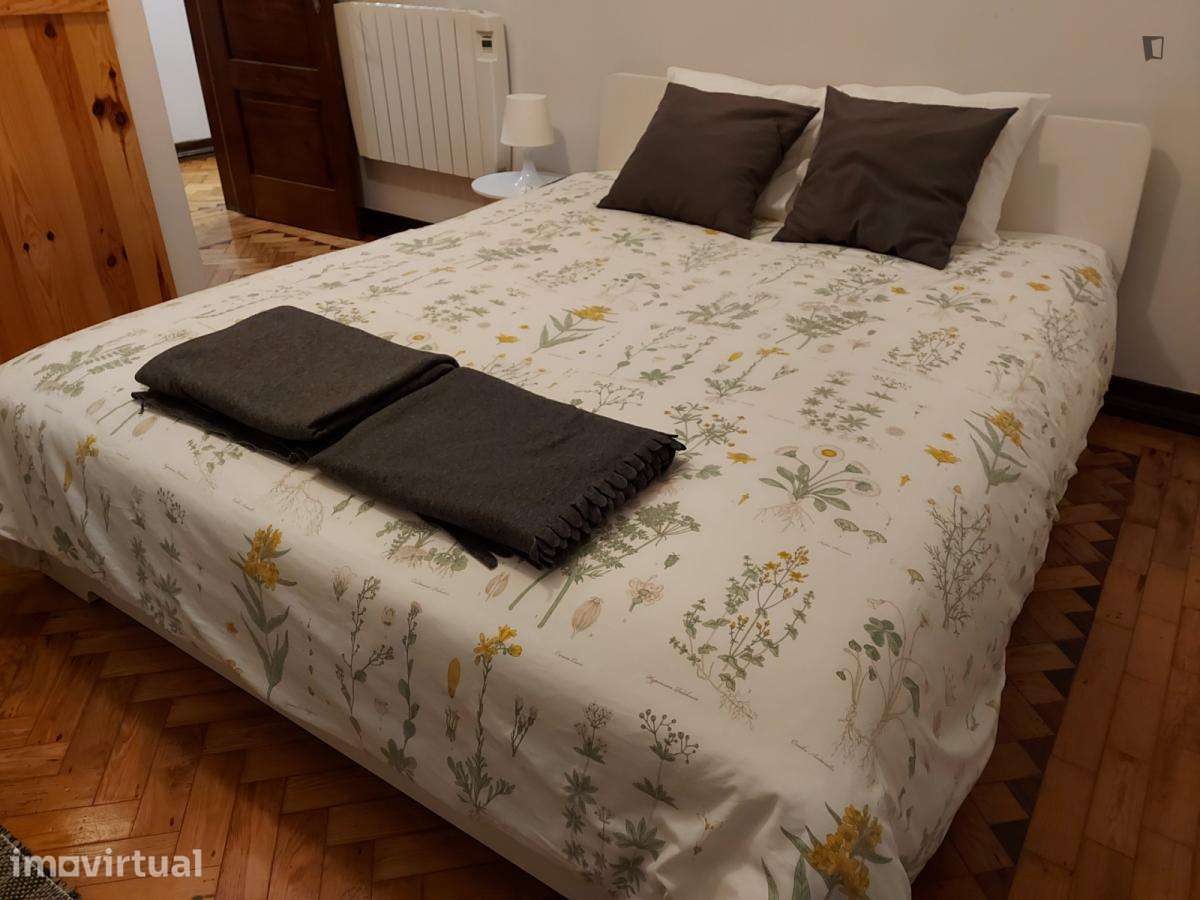 Quarto - localizado em Peniche - Grande imagem: 4/60