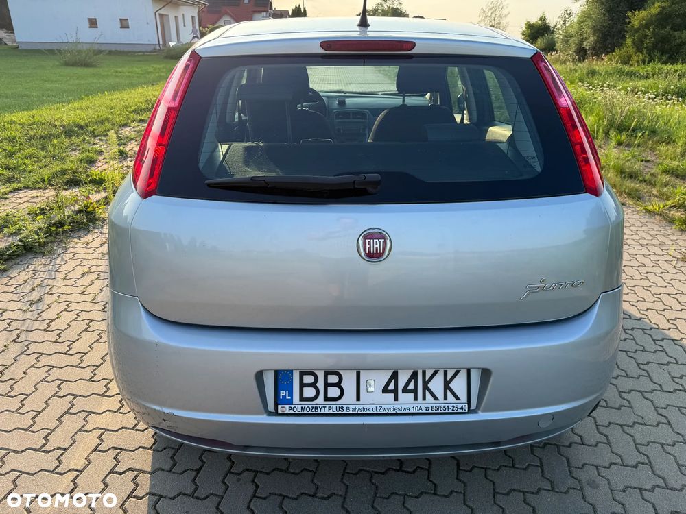 Fiat Grande Punto Actual 1.4 8V Estiva Blue&Me Euro5 - 11