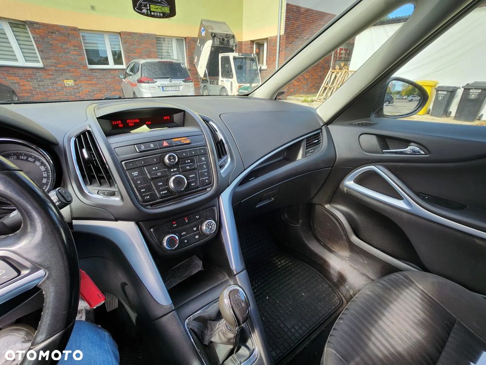 Opel Zafira - 13
